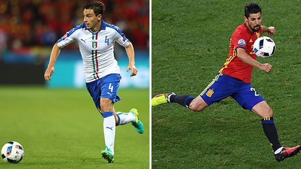 
                <strong>Matteo Darmian vs. Nolito</strong><br>
                Matteo Darmian vs. Nolito – Der Spanier glänzt vor allem in der Partie gegen die Türkei. Ein Treffer und ein Assist steuert er zum 3:0-Erfolg bei. Offensiv zudem gefährlicher als Darmian, der wohl für den verletzten Candreva in die Startelf rückt. Der Ausgleich für Spanien. 5:5.
              