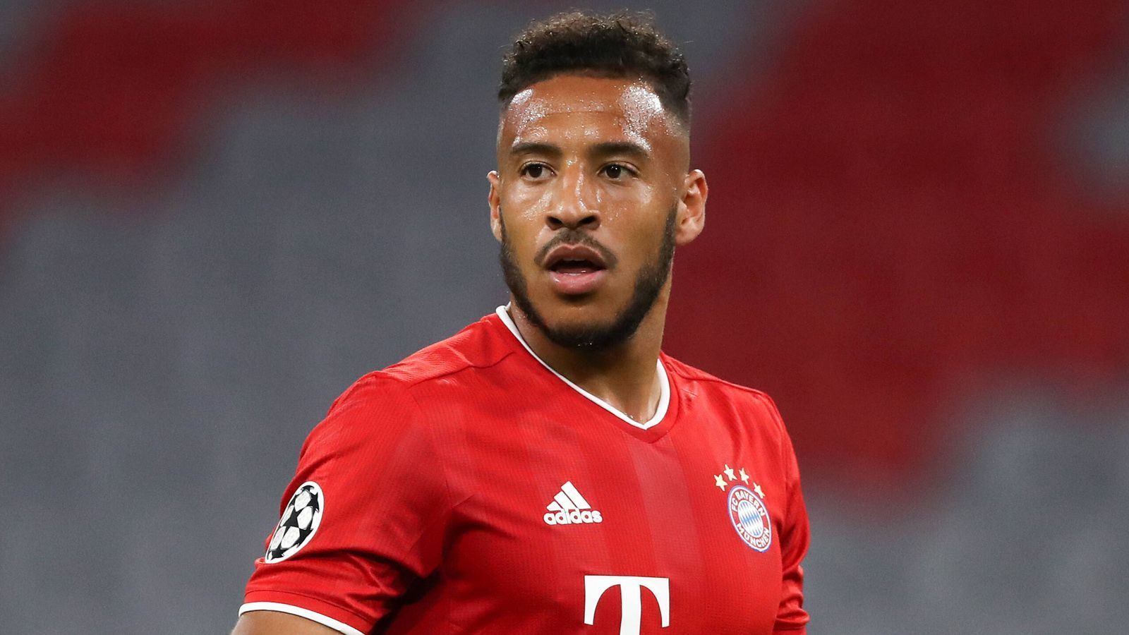 
                <strong>Corentin Tolisso</strong><br>
                "Coco Tolisso hat enorme Qualitäten", lobt Hansi Flick. "Ich bin froh, dass wir aktuell einen sehr, sehr fitten Coco haben und ich bin gespannt, wie er das ins Spiel einbringt." Auch Vereinsboss Karl-Heinz Rummenigge lobte in der "Abendzeitung": "Er war lange, lange verletzt und deshalb selten in Bestform. Wir haben die Hoffnung, dass Coco viel Qualität in unser Spiel bringt. Er ist Weltmeister, ein Spieler, der die Rolle anders interpretiert als Thiago oder Martinez. Coco ist sehr gefährlich vor dem Tor."
              