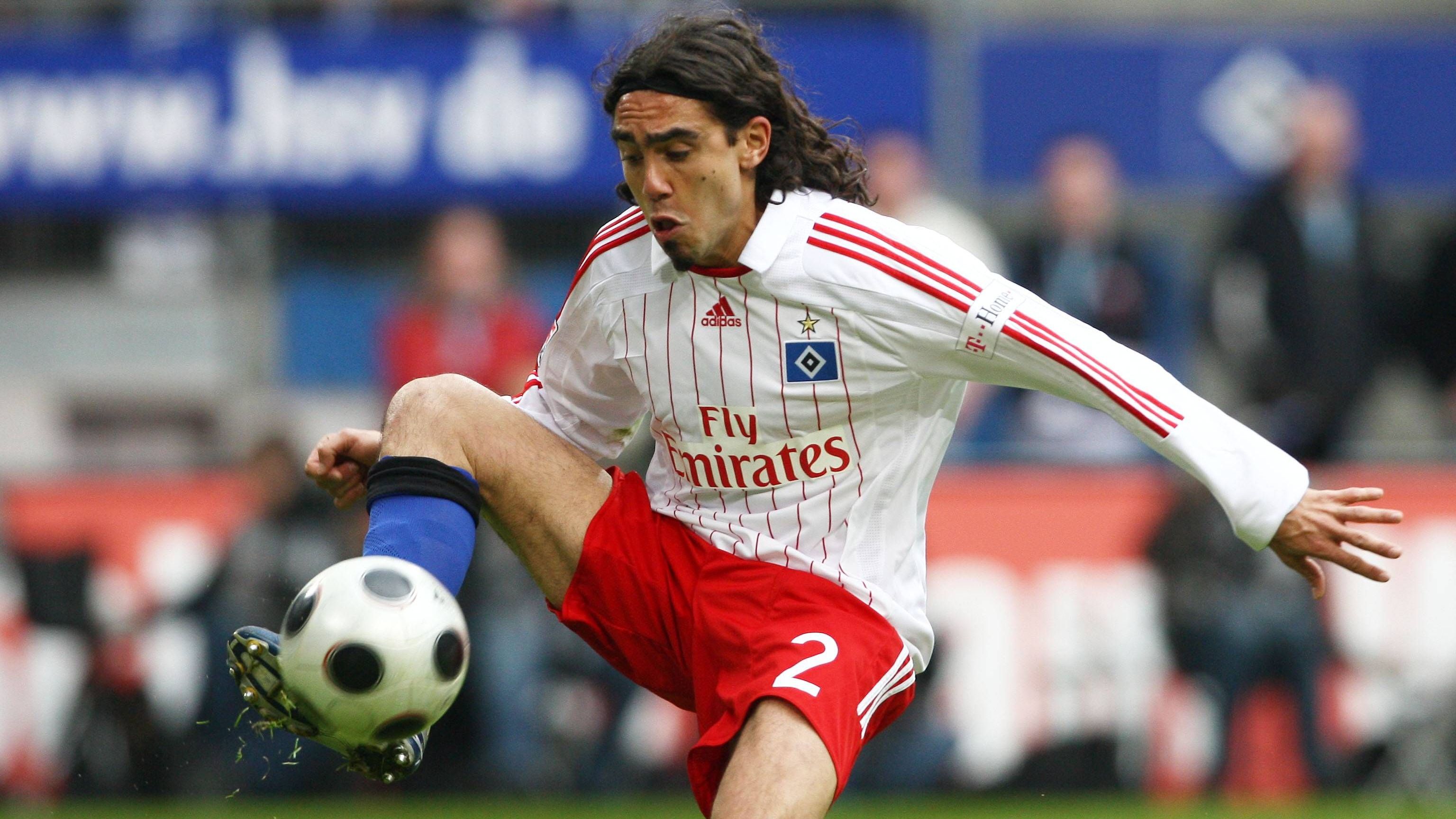 <strong>Juan Pablo Sorin (Hamburger SV)</strong> <br>Der ehemalige Kapitän der argentinischen Nationalmannschaft blieb nach der Weltmeisterschaft 2006 prompt in Deutschland und heuerte beim HSV an, der drei Millionen Euro nach Villareal überwies. In zwei Jahren machte der Linksverteidiger verletzungsbedingt nur 27 Spiele, sodass sein Vertrag im Sommer 2008 vorzeitig aufgelöst wurde.