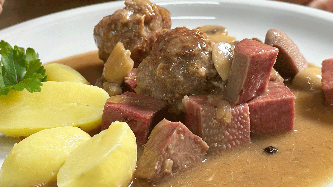 Zungenragout mit Fleischklößchen