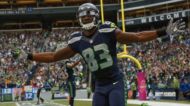 
                <strong>Ricardo Lockette (Seattle Seahawks)</strong><br>
                Aufgrund einer Nackenverletzung, die sich der 29-Jährige bereits im November bei einem Hit von Cowboys-Safety Jeff Heath zugezogen hatte, musste Lockette in der Offseason seine Karriere beenden. "Ich möchte lieber in der Lage sein zu laufen", sagte der Wide Receiver bei seiner Rücktrittsrede.
              