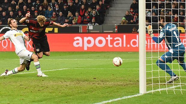 
                <strong>Stefan Kießling: 15 Treffer</strong><br>
                Stefan Kießling: 15 Aluminum-Treffer. Für den Leverkusen-Stürmer läuft es derzeit nicht rund, langsam arbeitet sich Kießling aber wieder raus aus seiner Krise. Das Aluminium traf er in dieser Saison noch nicht, in den Vorjahren sammelte der Torjäger dafür umso mehr Pfosten- und Latten-Treffer.
              