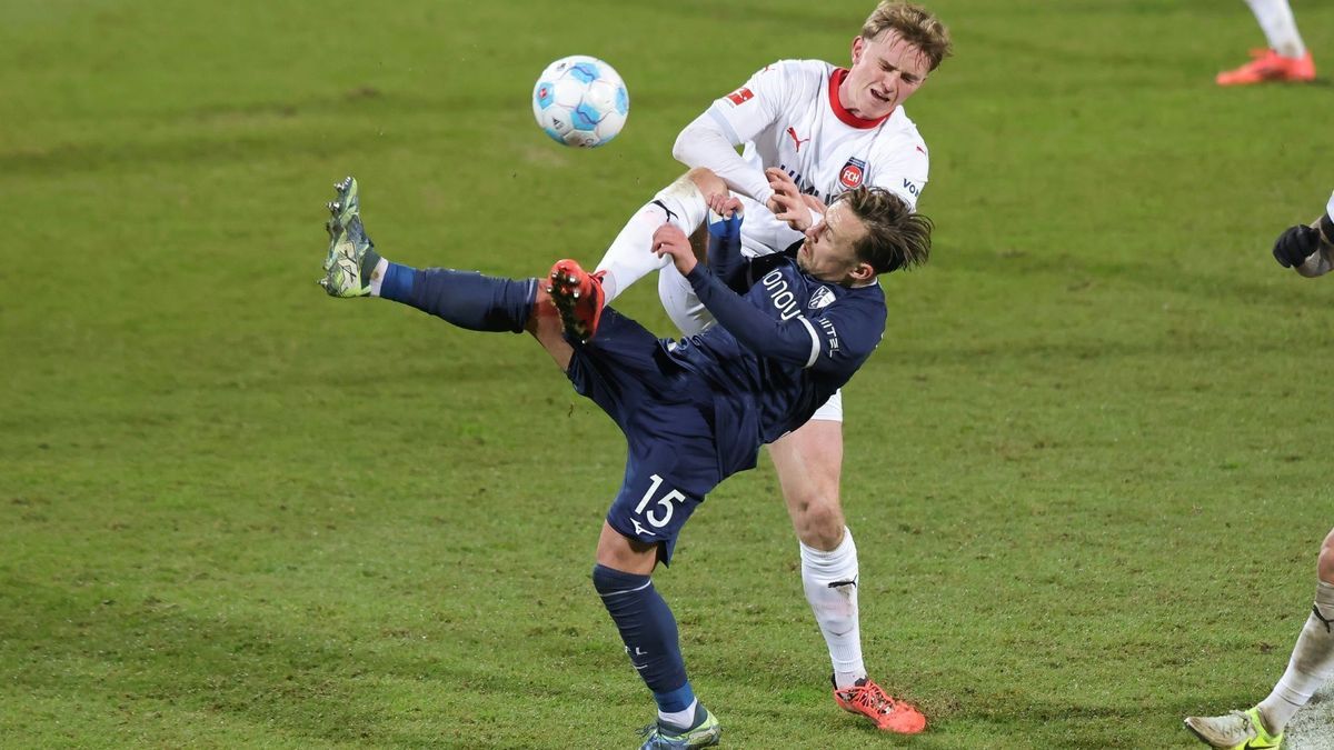 Kaufmann (weiß) in der Hinrunde im Heidenheimer Trikot