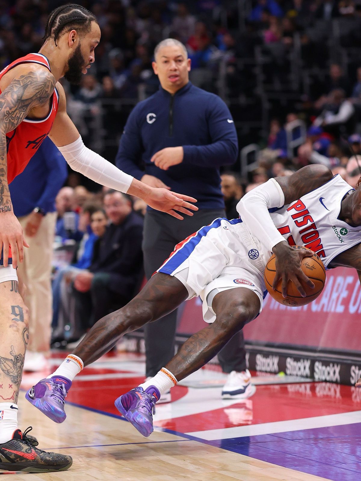 Los Angeles Clippers v Detroit Pistons