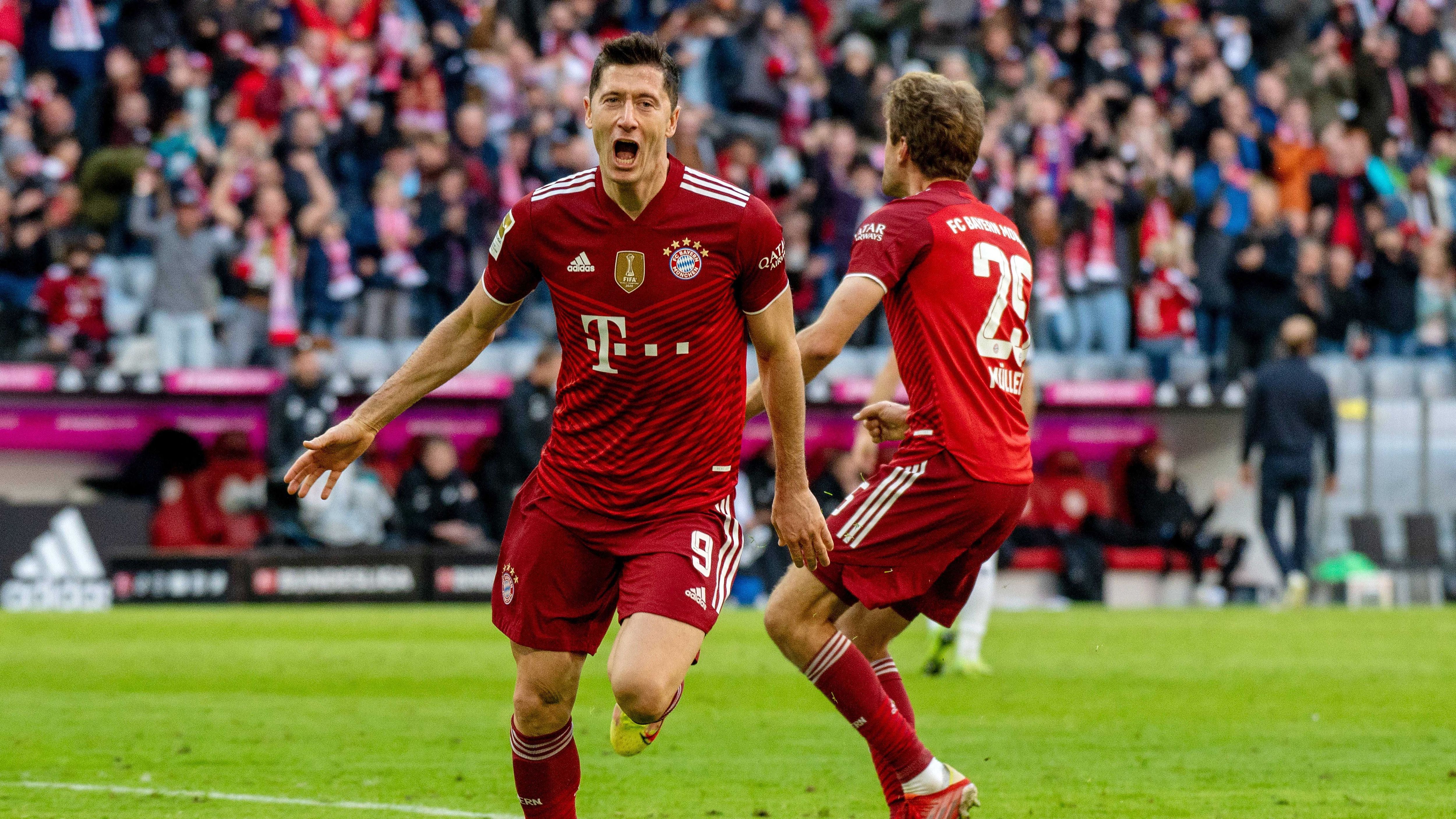 
                <strong>Robert Lewandowski</strong><br>
                Noch keine zwei Minuten waren gespielt, da hatten die Bayern-Fans schon den Jubelschrei auf den Lippen. Doch Lewandowski lupfte den Ball knapp am Tor vorbei. Normalerweise macht der Torjäger so einen locker rein. Davon ließ sich der Pole aber nicht beeindrucken und erzielte nach einer halben Stunde ein Traumtor aus 20 Metern. Scheiterte wenig später mit einem wuchtigen Schuss am gut reagierenden Baumann. ran-Note: 2
              