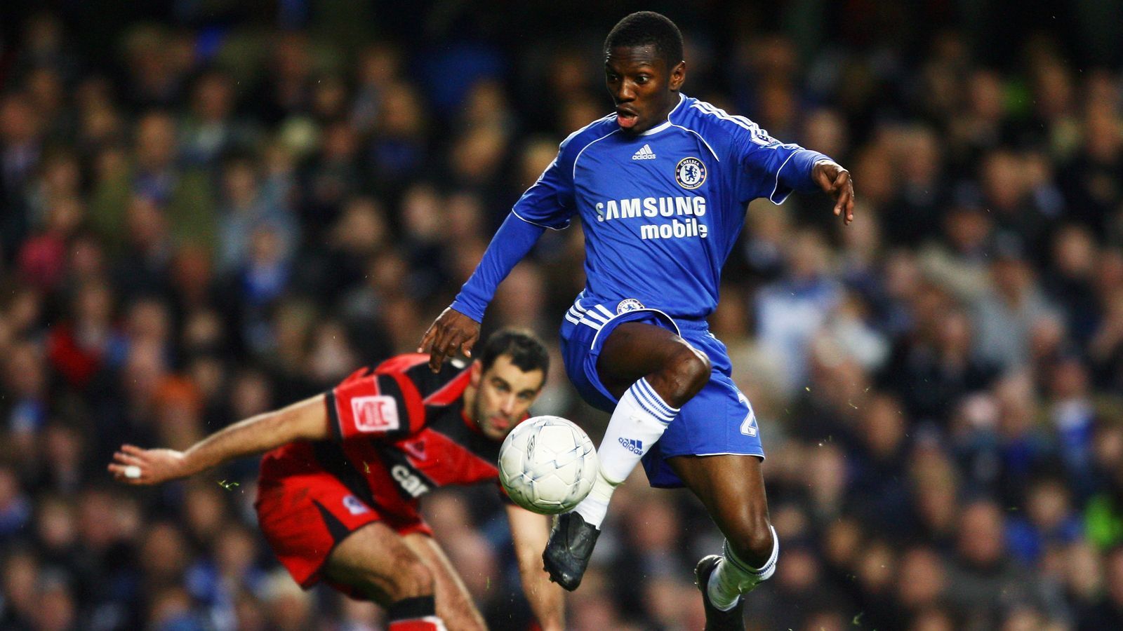 
                <strong>Platz 37 - Shaun Wright-Phillips (FC Chelsea)</strong><br>
                &#x2022; Ablösesumme: 95 Millionen Euro<br>&#x2022; Wechsel von Manchester City zum FC Chelsea (2005)<br>
              