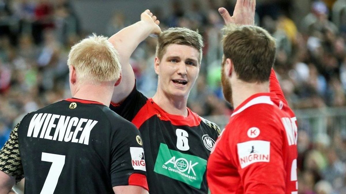 Finn Lemke (M.) stößt bei der EM zum deutschen Team