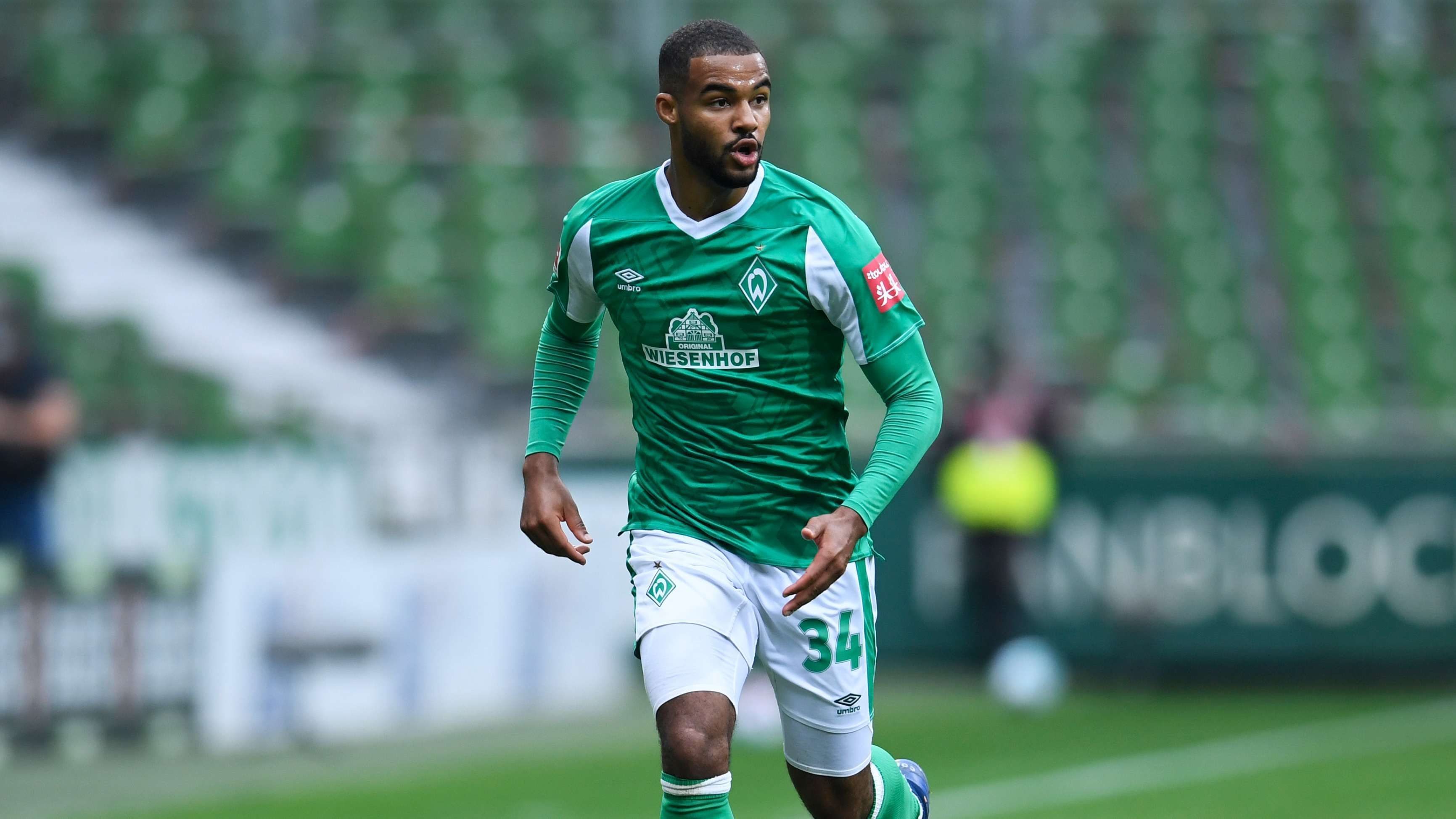 
                <strong>Jean-Emmanuel Mbom (SV Werder Bremen)</strong><br>
                Während in Bremen alle Augen auf Supertalent-Neuzugang Tatith Chong gerichtet waren, spielte sich stattdessen ein anderer Youngster in die Startelf und die Herzen der Werder-Fans. Formal ist Jean-Manuel Mbom kein richtiger Neuzugang, doch nach seiner Rückkehr von einer einjährigen Leihe vom KFC Uerdingen kann er als solcher gesehen werden. Mbom hat jetzt zweimal abgeliefert, hat gegen Schalke 04 (3:1) sein Bundesliga-Debüt gefeiert und gegen Arminia Bielefeld (1:0) gleich Spiel zwei folgen lassen – inklusive des Assists beim Siegtreffer. Nach dem Transfer von Davy Klaassen gilt er als heißer Anwärter auf die dauerhafte Besetzung des freien Platzes im Mittelfeld. 
              