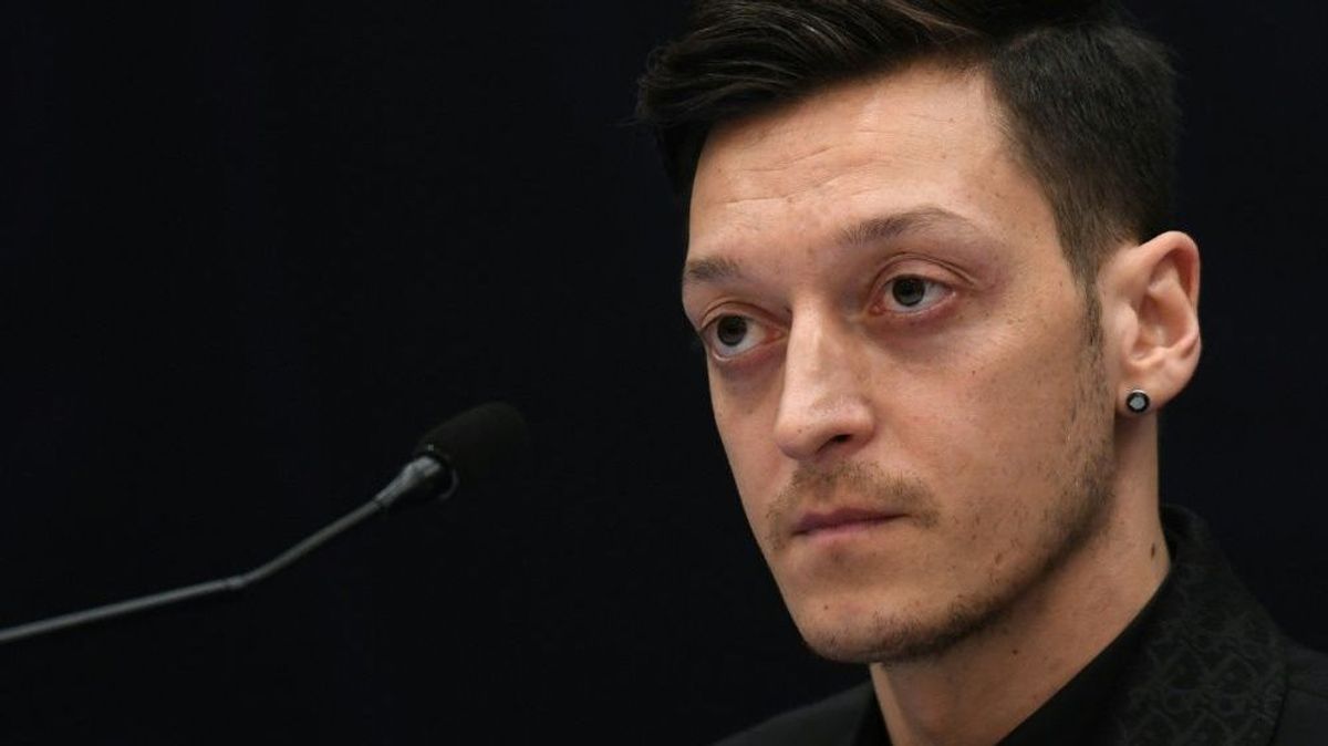 Özil hat noch einen laufenden Vertrag bis zum Sommer