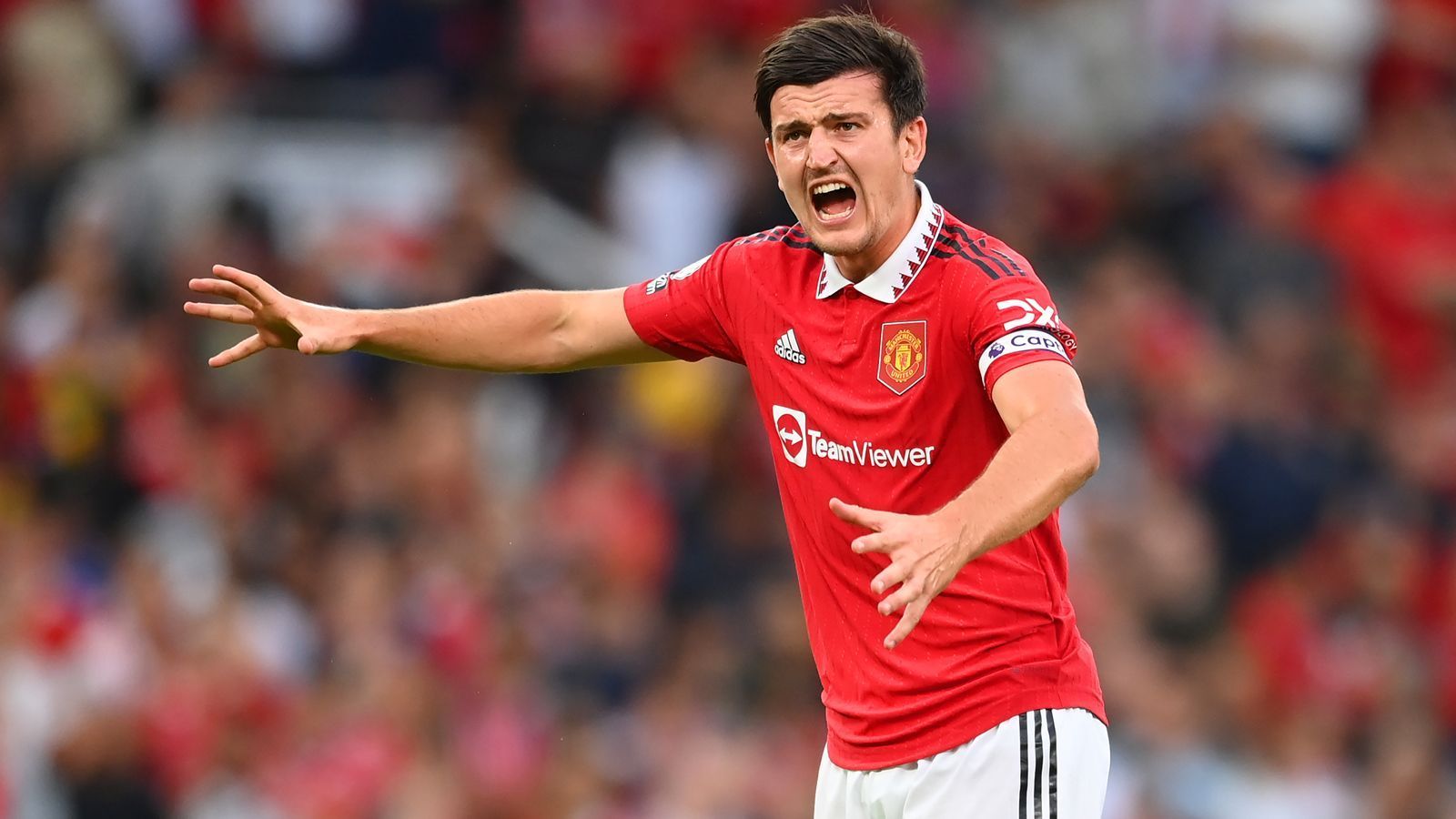 
                <strong>Platz 9: Harry Maguire</strong><br>
                &#x2022; Geschätztes Wochengehalt: 212.810 Euro<br>&#x2022; Gehalt bis: 2025 (Option auf ein weiteres Jahr)<br>
              