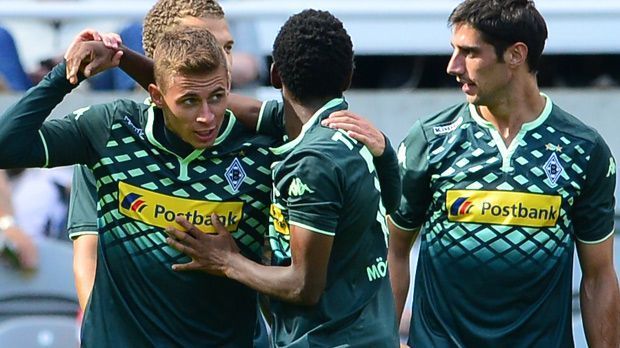 
                <strong>Platz 2: Borussia Mönchengladbach</strong><br>
                Platz 2: Borussia Mönchengladbach. Sportlicher Erfolg, große Tradition, schöner Fußball - das ist wahrscheinlich die Kombination der letzten Saison, die die Fohlen auf Platz zwei bringt. Das Team von Lucien Favre muss nur einem Klub den Vortritt lassen ...
              