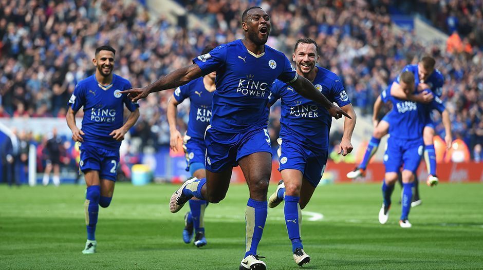 
                <strong>Wes Morgan</strong><br>
                Wes Morgan (Leicester City): Mit 32 Jahren spielt Wes Morgan die Saison seines Lebens und steht mit Leicester City aktuell an der Tabellenspitze der Premier League. Als Kapitän des Überraschungsteams darf er in der Top-Elf natürlich nicht fehlen.
              
