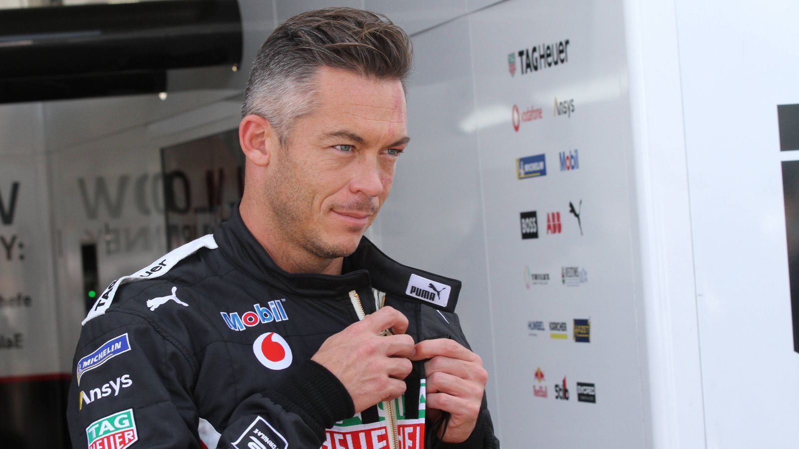 
                <strong>Andre Lotterer</strong><br>
                Der älteste Fahrer im Feld der Formel E hatte 2021 zu kämpfen. Andre Lotterer schaffte es in 15 Rennen nur ein einziges Mal aufs Podium. Viel zu oft verhinderten Software-Probleme, Fahrerfehler und das Pech eine bessere Platzierung.
              