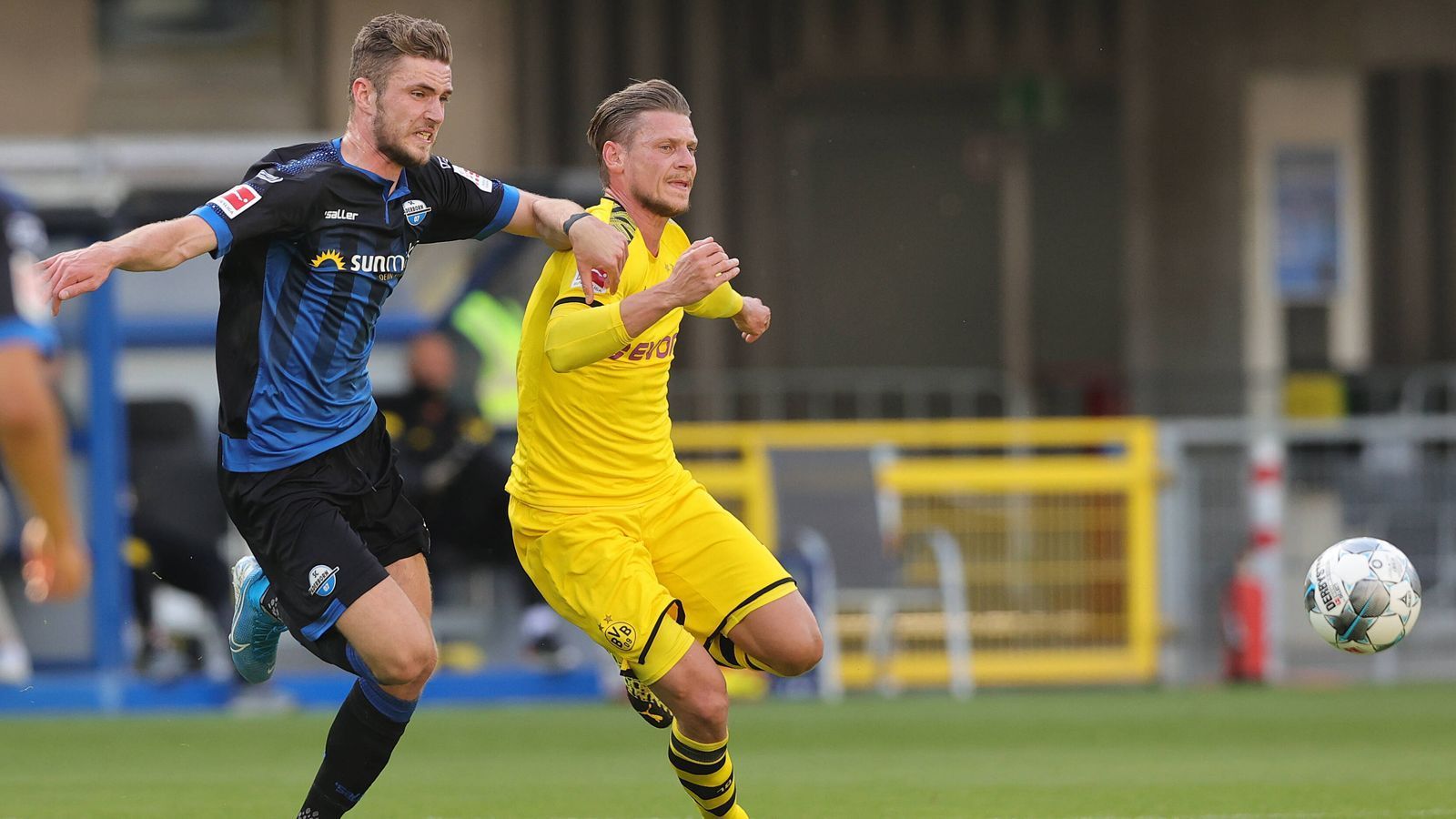 
                <strong>Lukasz Piszczek</strong><br>
                Gewohnt solides Spiel vom Routinier, schickt zu Beginn Hazard mit einem Zuckerpass auf Reisen. Kein Vorbeikommen für die Paderborner Außenspieler. ran-Note: 3
              