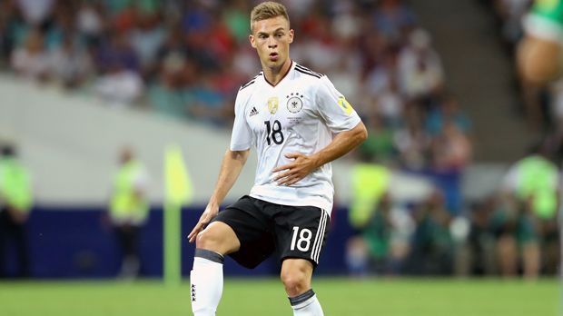 
                <strong>Joshua Kimmich</strong><br>
                Ohne Verletzungs-Probleme ist Joshua Kimmich beim Auftakt des Rekordmeisters abwesend. Der als Lahm-Nachfolger eingeplante Rechtsverteidiger weilt mit der deutschen Nationalmannschaft noch beim Confed Cup in Russland, wo es Deutschland bis ins Endspiel gegen Chile schaffte.
              
