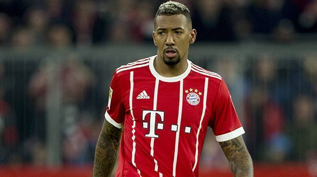 
                <strong>Jerome Boateng</strong><br>
                In manchen Situationen sehr souverän und lässig, dann aber wieder fast schon fahrlässig. Lässt sich von dem pomadigen Auftritt teilweise anstecken, hat aber seine Gegenspieler und seine Spielsituationen meistens im Griff. ran-Note: 3
              