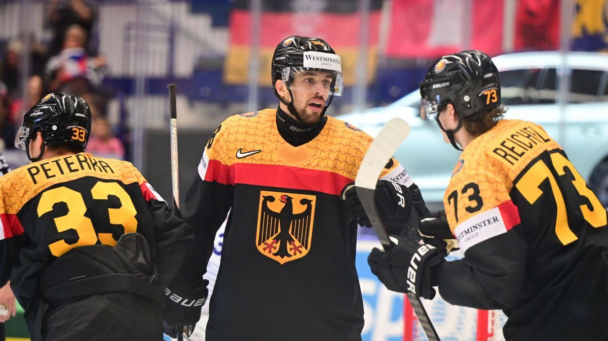KALBLE Lukas a goal celebrate with his teammates during the 2024 Ice hockey, Eishockey World Championship, WM, Weltmeisterschaft match, France - Germany, 21. mai 2024 Ostrava Czech republic Copyrig...