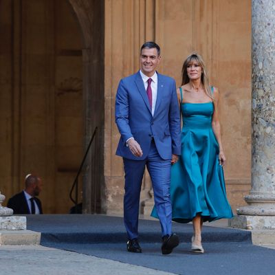 Er brauche Zeit zum Innehalten und Nachdenken, schreibt Spaniens Ministerpräsident Pedro Sánchez in einem auf der Plattform X veröffentlichten Brief. 