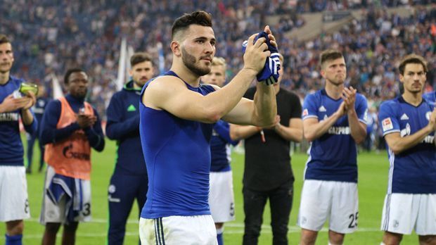 
                <strong>Sead Kolasinac (FC Arsenal)</strong><br>
                Der Bosnier kam vergleichsweise spät zum FC Schalke, Kolasinac schloss sich S04 nach vorherigen Stationen wie dem Karlsruher SC, der TSG Hoffenheim oder dem VfB Stuttgart erst 2011 im Alter von 17 Jahren an. Nach seiner stärksten Saison als Schalker wechselte er im Sommer 2017 ablösefrei zum FC Arsenal.
              