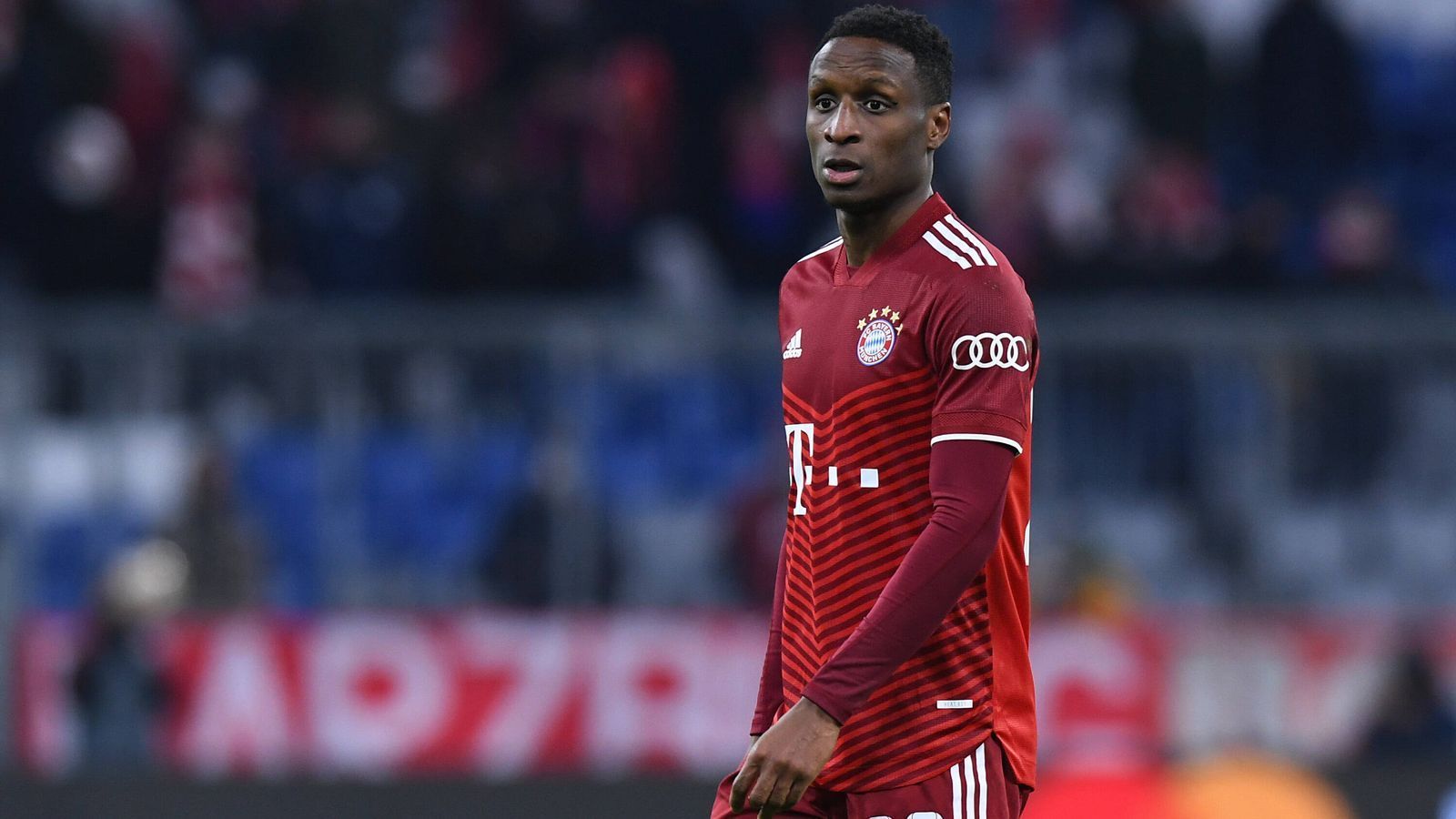 
                <strong>Bouna Sarr</strong><br>
                Bouna Sarr ist nicht erst seit Neuestem auf der Streichliste der Bayern - der Senegalese geht als klassischer Fehleinkauf in die Klubgeschichte ein. Hinter Benjamin Pavard, Noussair Mazraoui und Josip Stanisic ist der 30-Jährige nur vierte Wahl auf der Rechtsverteidiger-Position. Das Problem für die FCB-Verantwortlichen um Hasan Salihamidzic: Es hat sich bis jetzt noch kein Abnehmer für Sarr gefunden. Seit Oktober 2020 hat der Senegalese lediglich 13 Bundesliga-Partien bestritten.
              