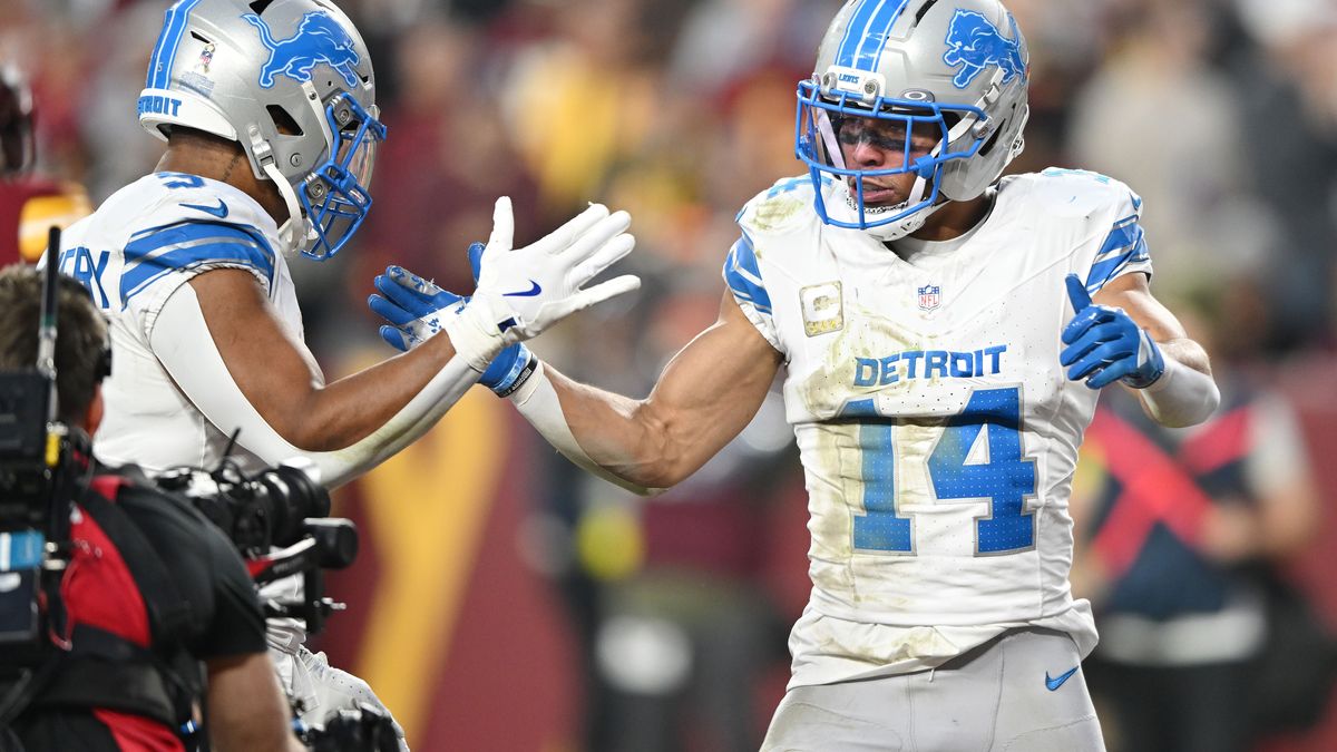 Detroit Lions v Washington Commanders
