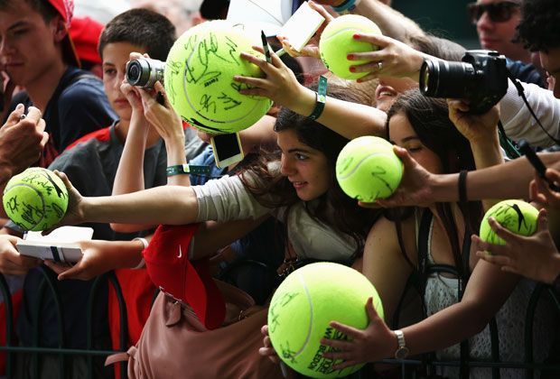 
                <strong>Wimbledon - die schönsten Bilder aus dem All England Club</strong><br>
                Die Autogrammjäger kommen in Wimbledon in diesem Jahr auch wieder voll auf ihre Kosten.
              