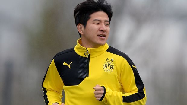 
                <strong>Joo-Ho Park</strong><br>
                Joo-Ho Park: Auch Tuchels ehemaliger Mainzer Musterschüler soll bei der Borussia vor dem Aus stehen. Auf seiner Position als linker Verteidiger hat der 30-Jährige große Konkurrenz mit Marcel Schmelzer, Erik Durm und auch Europameister Raphael Guerreiro. Kein Wunder also, dass der Südkoreaner in der laufenden Saison bislang nur 64 Pflichtspiel-Minuten in den Beinen hat. Parks Vertrag läuft noch bis 2018.
              