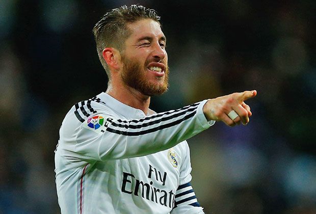
                <strong>Abwehr: Sergio Ramos</strong><br>
                Zwar verlief die Weltmeisterschaft in Brasilien für die Spanier blamabel, dafür räumte Sergio Ramos mit Real Madrid in der Champions League ab. Im Jahr 2014 holte der 28-Jährige "La Decima" mit den Königlichen - den zehnten Champions-League-Titel.
              