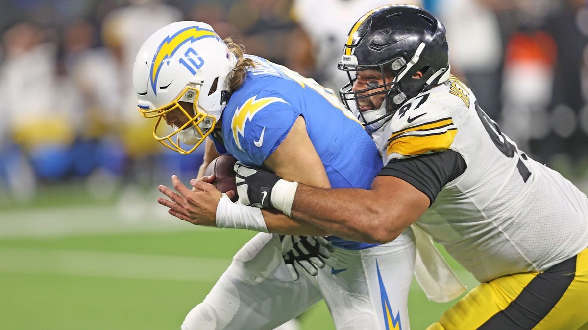Justin Herbert (l.) und Cameron Heyward