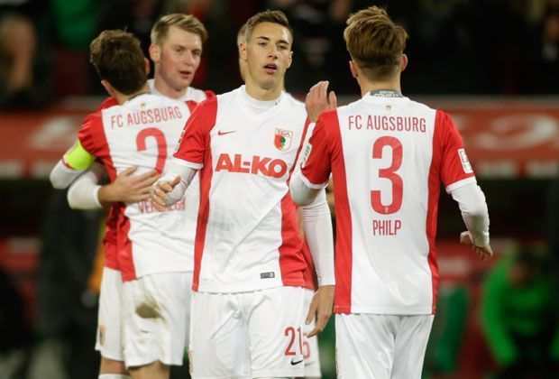 
                <strong>Platz 2: FC Augsburg - 25,58 Jahre</strong><br>
                Auch der FC Augsburg erlebt in den letzten Jahren einen Höheflug. Anscheinend spielt das Alter doch eine gewisse Qualitätsrolle. Auf 25,58 Jahre bringen die Augsburger es im Durchschnitt.
              