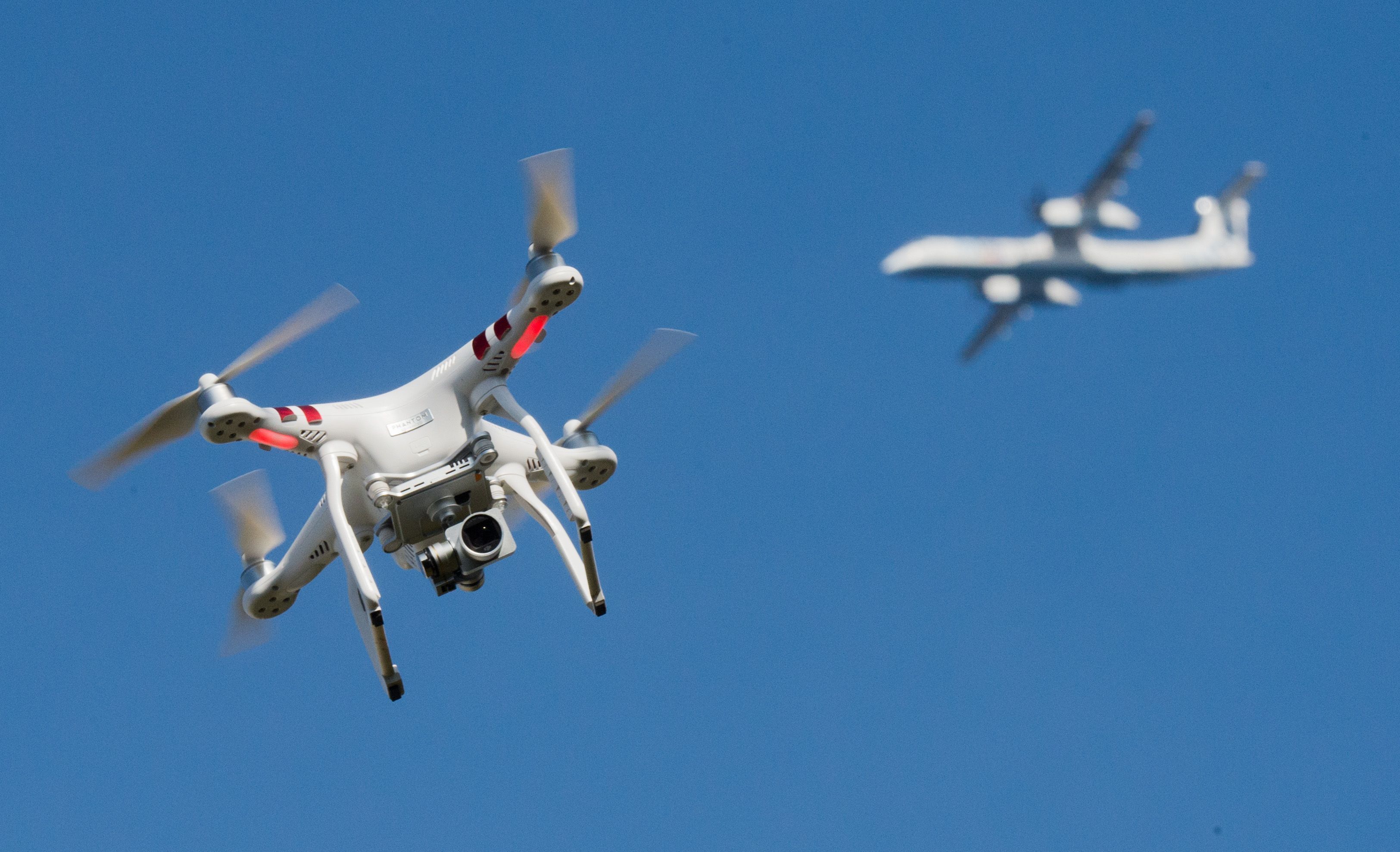 Braunschweig: Eilmeldung! Rheinmetall Setzt Auf Drohnen Am Flughafen – Alle Details! - frhkt5v