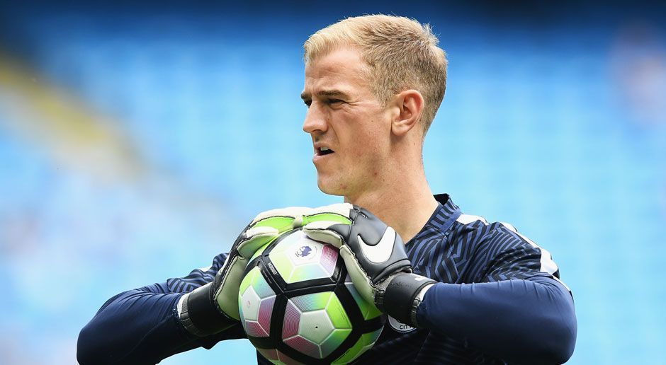 
                <strong>Joe Hart (Manchester City)</strong><br>
                Pep Guardiola beginnt auch seinen Trainerjob bei Manchester City damit, dass er den Kader zunächst mal gehörig nach seinen Vorstellungen umkrempelt. Für Joe Hart hat Guardiola keine Verwendung mehr und verpflichtet stattdessen Claudio Bravo vom FC Barcelona. Hart wechselt nach der Ausbootung auf Leihbasis zum FC Turin in die Serie A. 
              