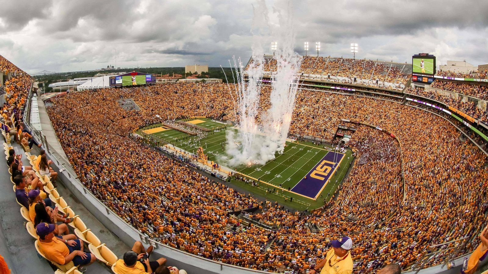 <strong>Platz 5: Tiger Stadium </strong><br>
                Kapazität: 102.321 <br>Heimteam: LSU Tigers
