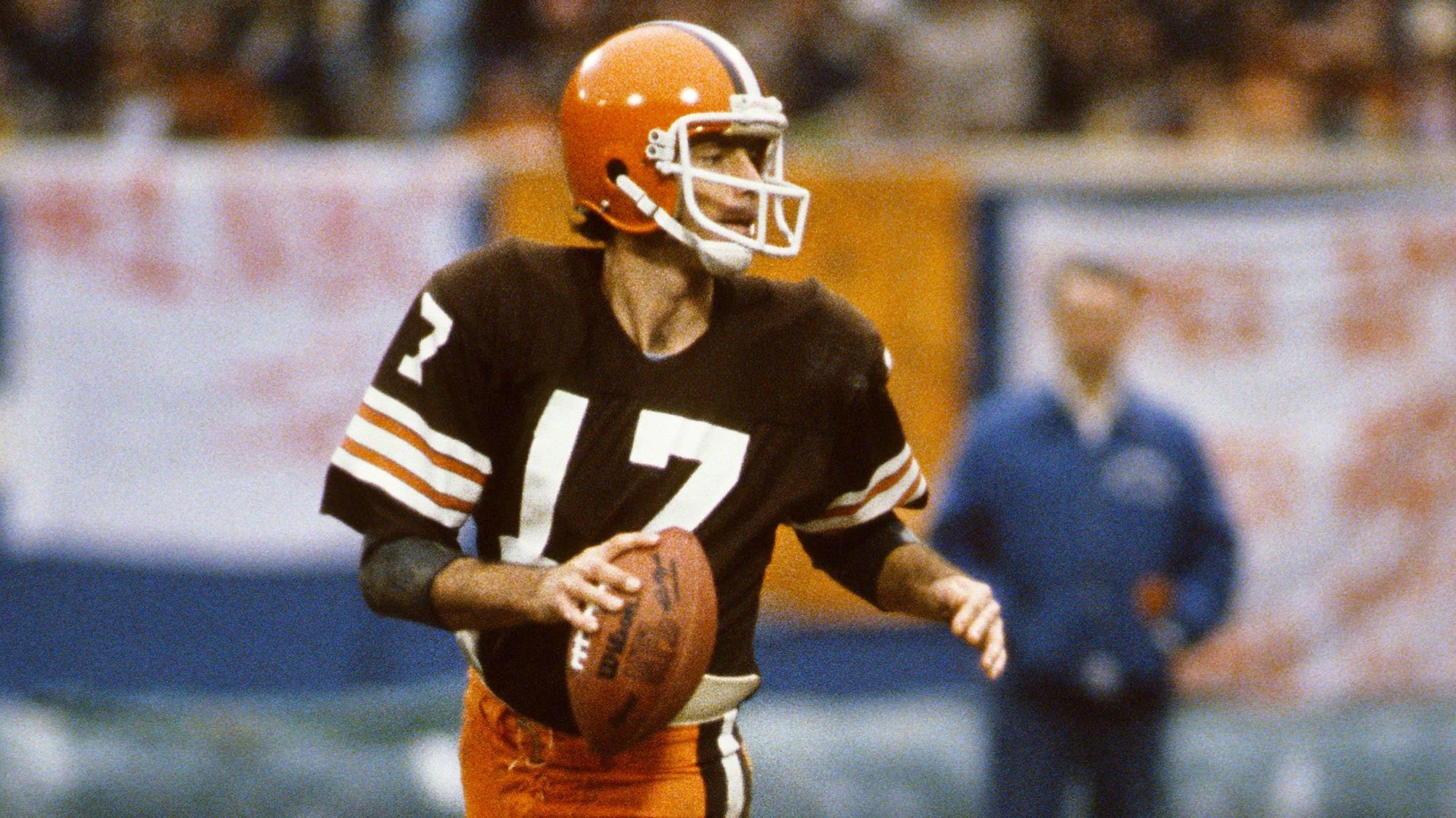 <strong>Cleveland Browns - Brian Sipe</strong><br>Passing-Yards: 23.713<br>Passing-Touchdowns: 154<br>Jahre im Team: 10<br>Absolvierte Spiele: 125