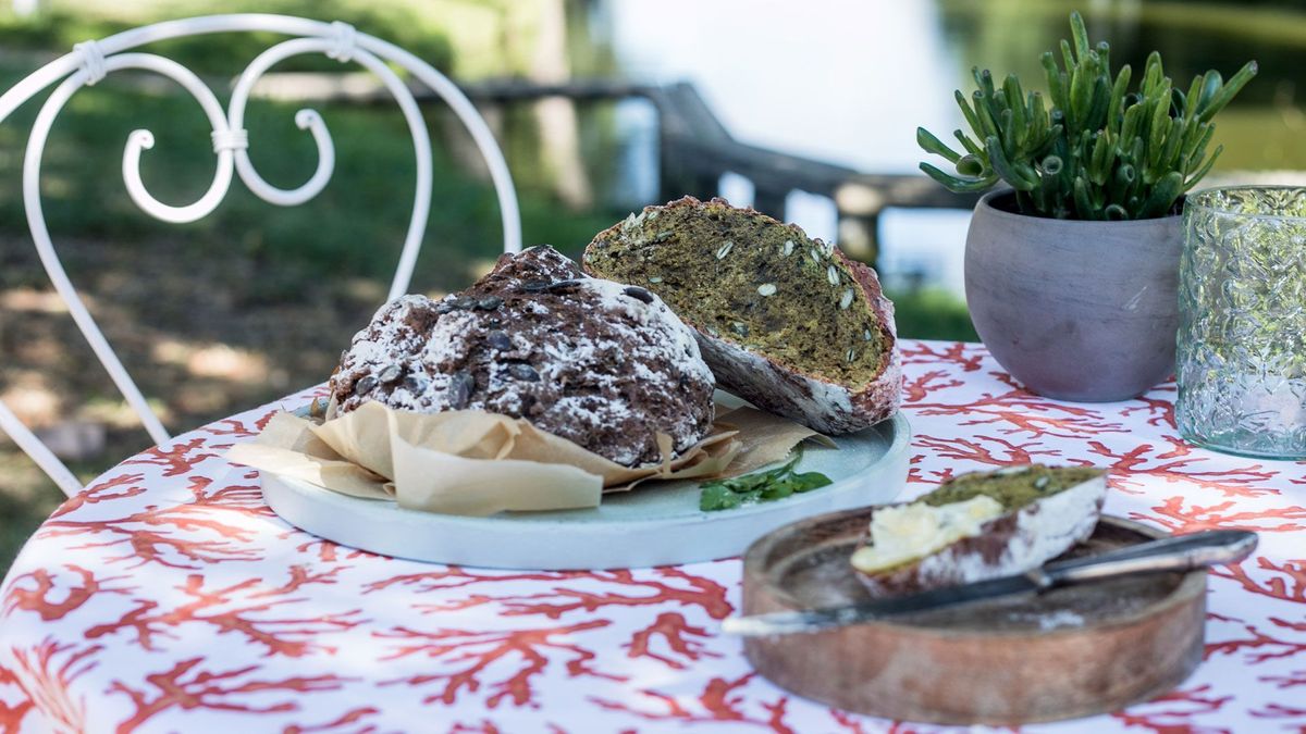 Rote-Beete-Brot mit Kümmel- und Fenchelsamen