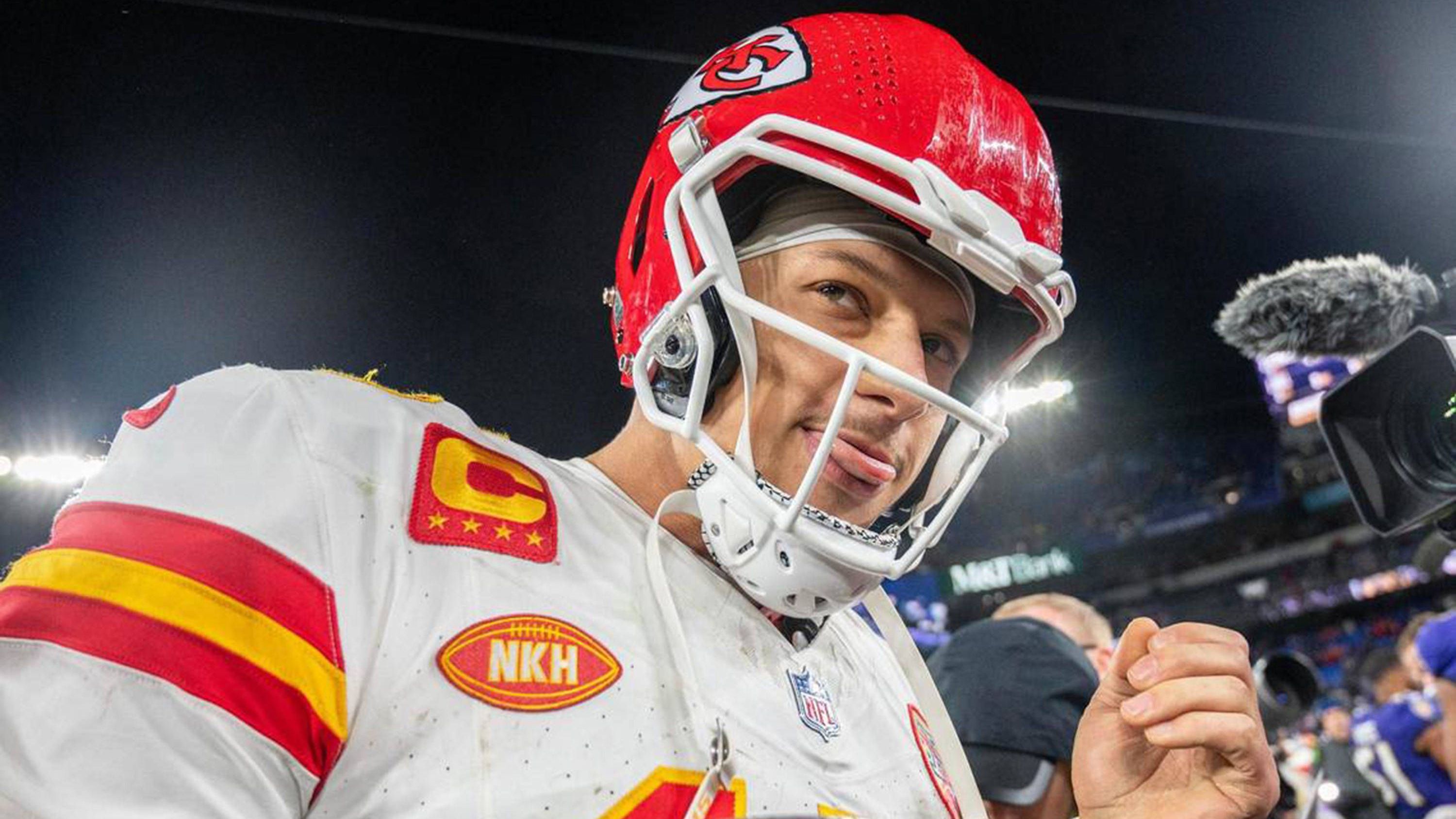 <strong>Gewinner: Patrick Mahomes (Kansas City Chiefs)</strong><br>Und täglich grüßt das Murmeltier. Die Kansas City Chiefs stehen zum vierten Mal seit der Saison 2019 im Super Bowl, nur 2021 verpassten sie den Einzug. Das hat natürlich auch mit Mahomes zu tun. Die Nummer 15 der Kansas City Chiefs ist das Gesicht des Aufschwungs der Chiefs von einem überdurchschnittlichen zu einem absoluten Top-Team.