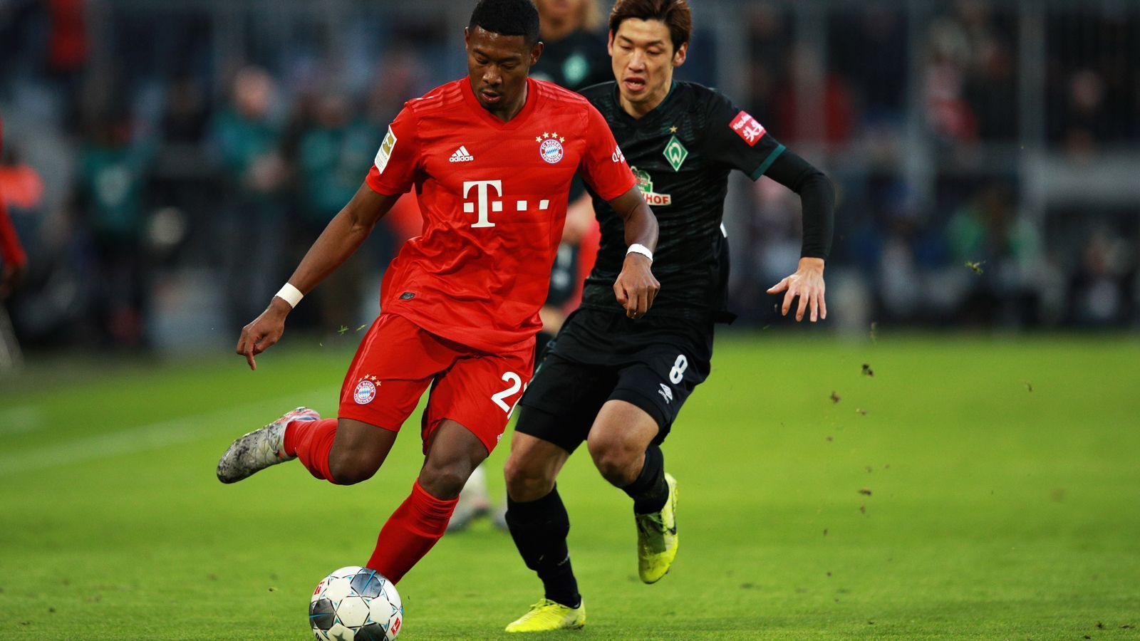 
                <strong>David Alaba</strong><br>
                Der Österreicher kommt mit Rashica besser zurecht. Meistens setzt er jedoch auf den sicheren Pass. Anders vor dem 3:1, als Alaba mit einem Heber aus dem Mittelfeld den einlaufenden Coutinho bedient. ran-Note: 2
              