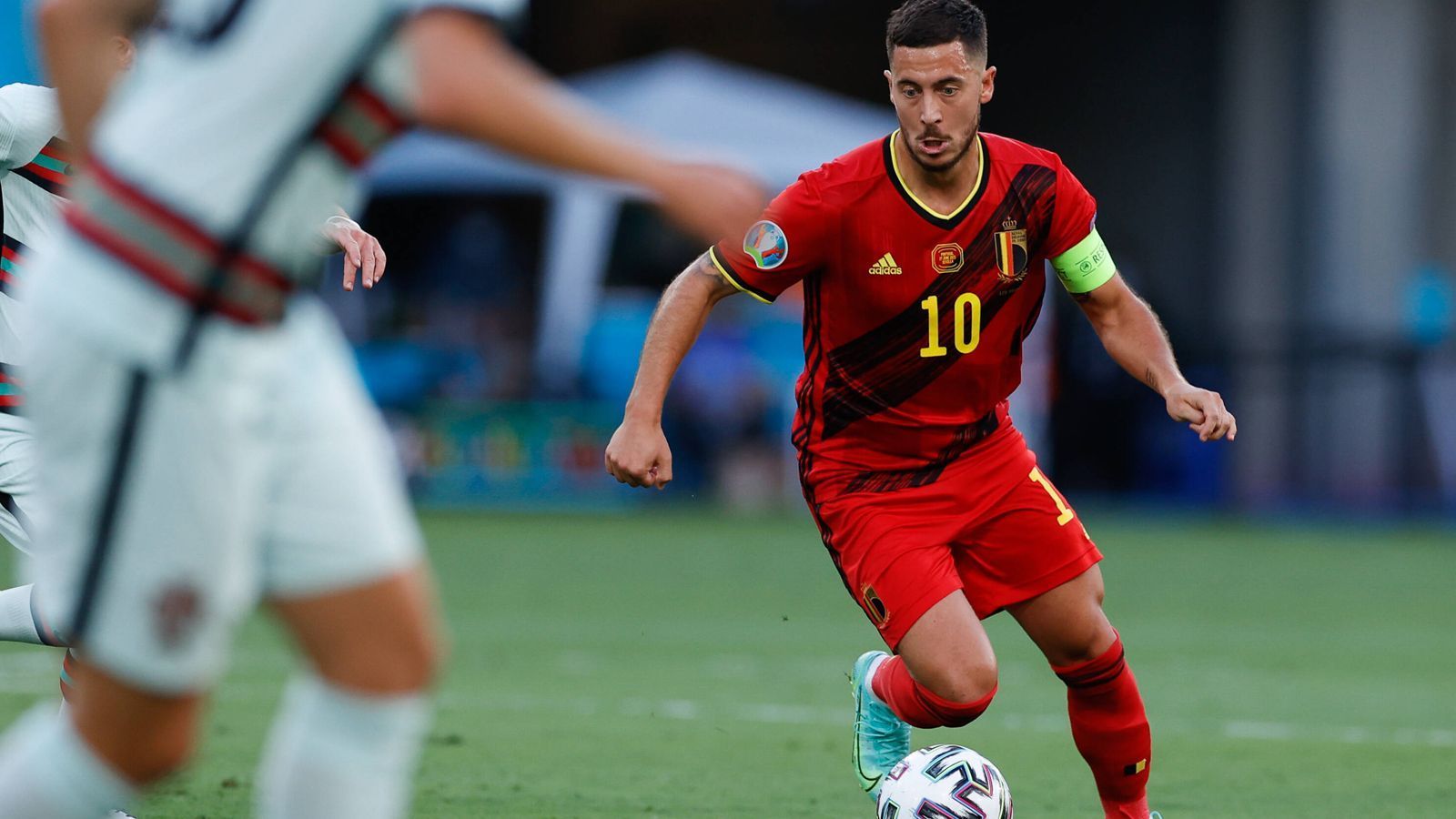 
                <strong>Eden Hazard mit viele Ballkontakten</strong><br>
                Portugal wird stärker, Belgien verlegt sich aufs kontern. Die Gegenangriffe laufen meist über Eden Hazard, der in der zweiten Hälfte ein gutes Spiel macht und deutlich mehr Bälle bekommt.
              
