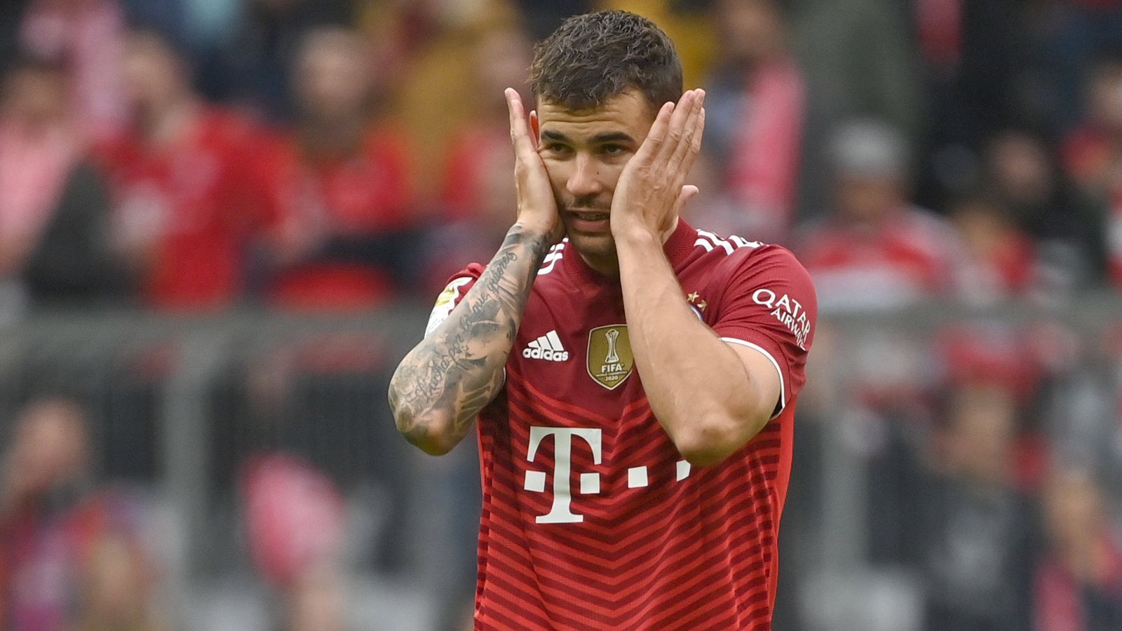 
                <strong>Lucas Hernandez</strong><br>
                Schwimmt wie seine Kollegen in der Anfangsphase komplett. Geht ungeschickt in den Zweikampf mit Embolo und verursacht den Elfmeter vor dem 0:3 (20.). Die Abstimmung mit Nebenmann Upamecano funktioniert an diesem Abend überhaupt nicht. Rückt nach der Auswechslung von Davies auf die linke Abwehrseite.ran-Note: 6
              