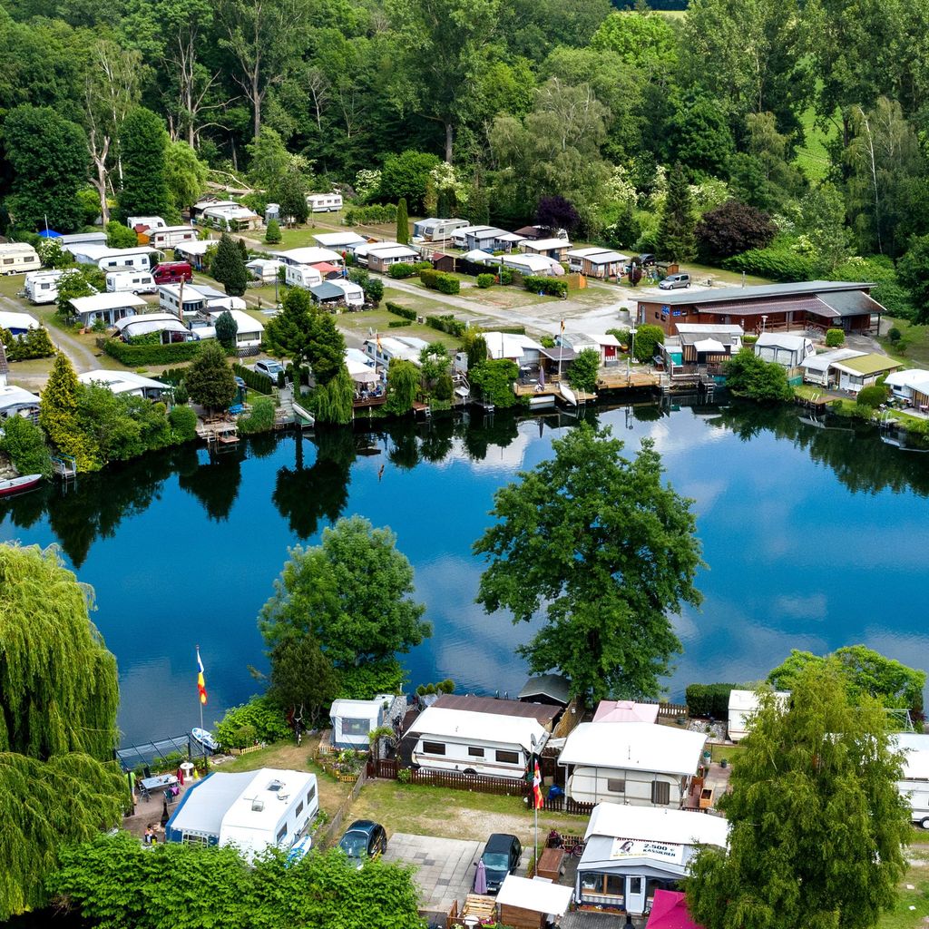 Im Trend: Langzeit-Camping – wo Dauercamper den Spätsommer auf einem Stellplatz verbringen
