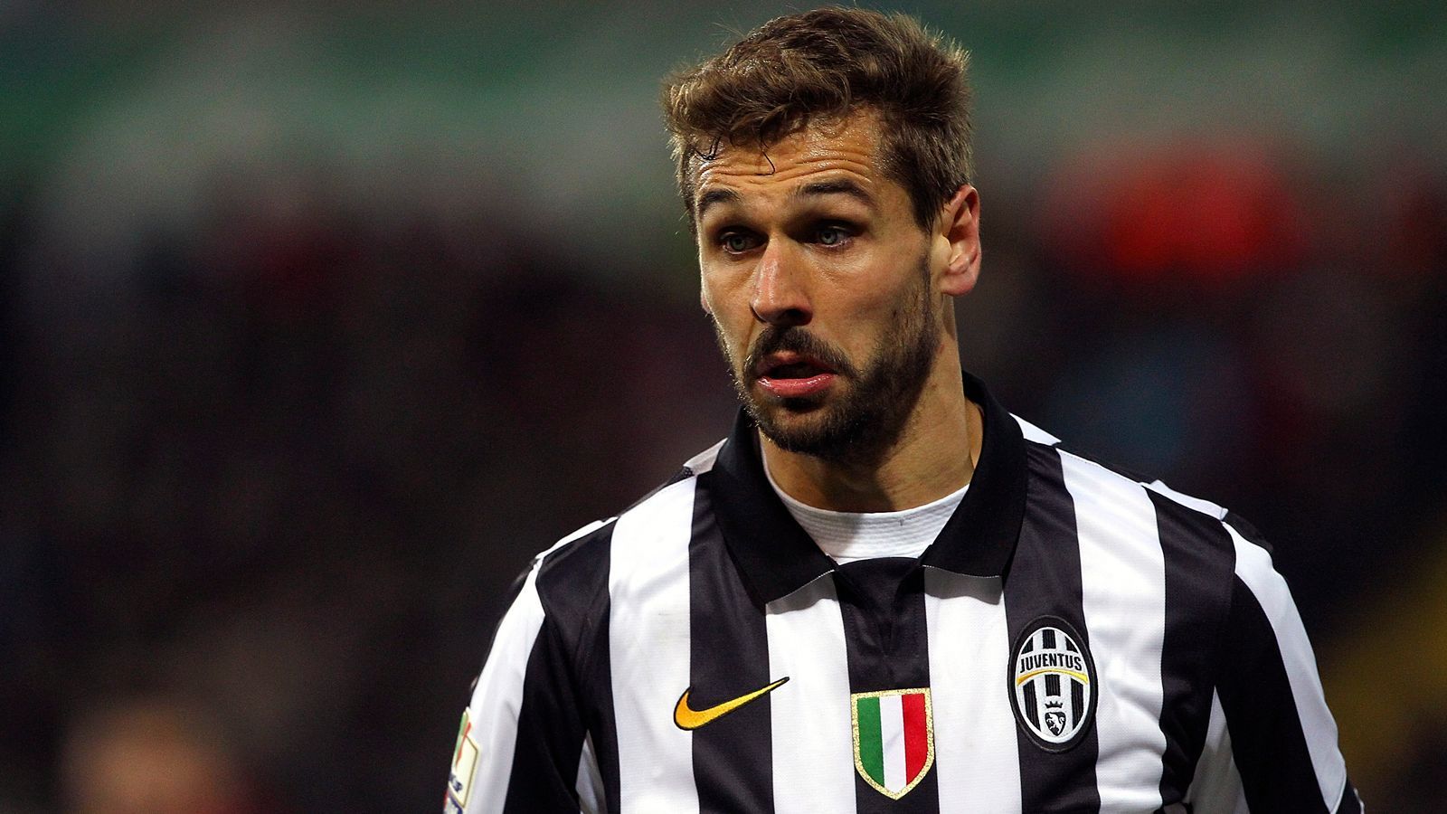 
                <strong>Fernando Llorente</strong><br>
                Nach äußerst erfolgreichen Jahren bei Athletic Bilbao, setzte Fernando Llorente seine Karriere 2013 bei Juventus Turin fort. Der großgewachsene Stürmer erzielte insgesamt 27 Treffer in zwei Jahren für die Turiner. 2015 wechselte der 1,95-Meter-Hüne dann ablösefrei nach Sevilla. Heute ist der 37-Jährige nach seiner bislang letzten Station SD Eibar vereinslos. 
              