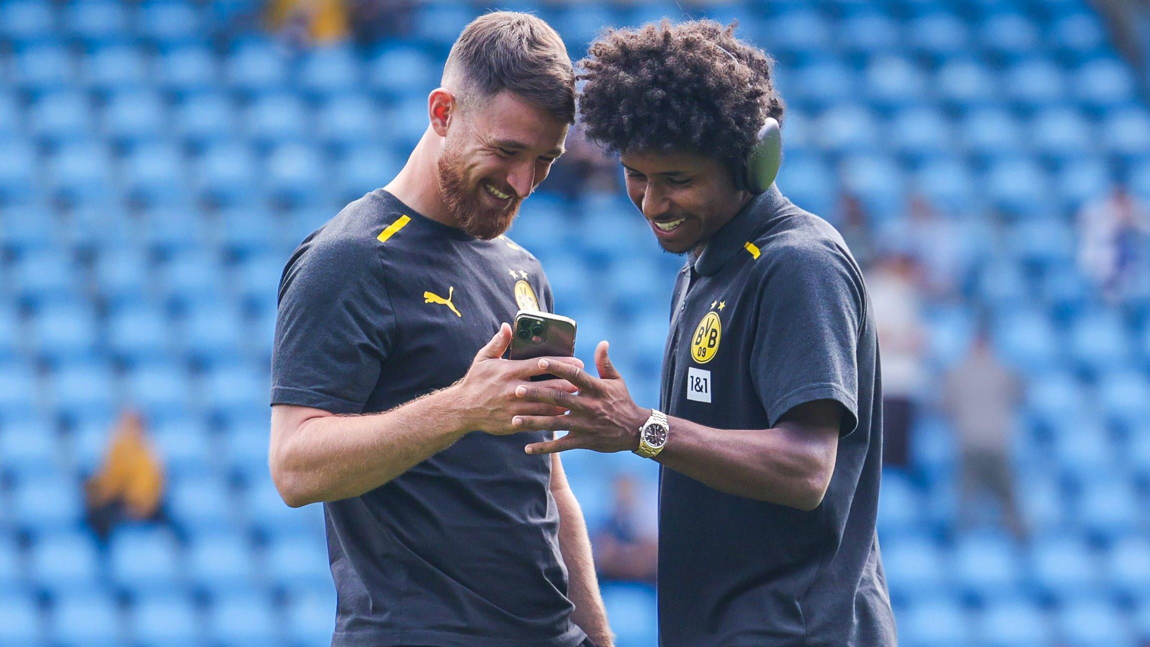 <strong>Startschuss zur "WhatsApp-Meisterschaft"</strong><br>Seit Social-Media-Gigant Meta im September den Startschuss für WhatsApp-Channels gegeben hat, nutzen Fußballklubs die neue Möglichkeit, um mit ihren Fans zu kommunizieren. Der "kicker" analysierte, welche Klubs am aktivsten sind. Dabei schneiden Zweitligisten teilweise besser ab als Bundesligisten. Hier das Ranking. (Stand: 13.12.2023)