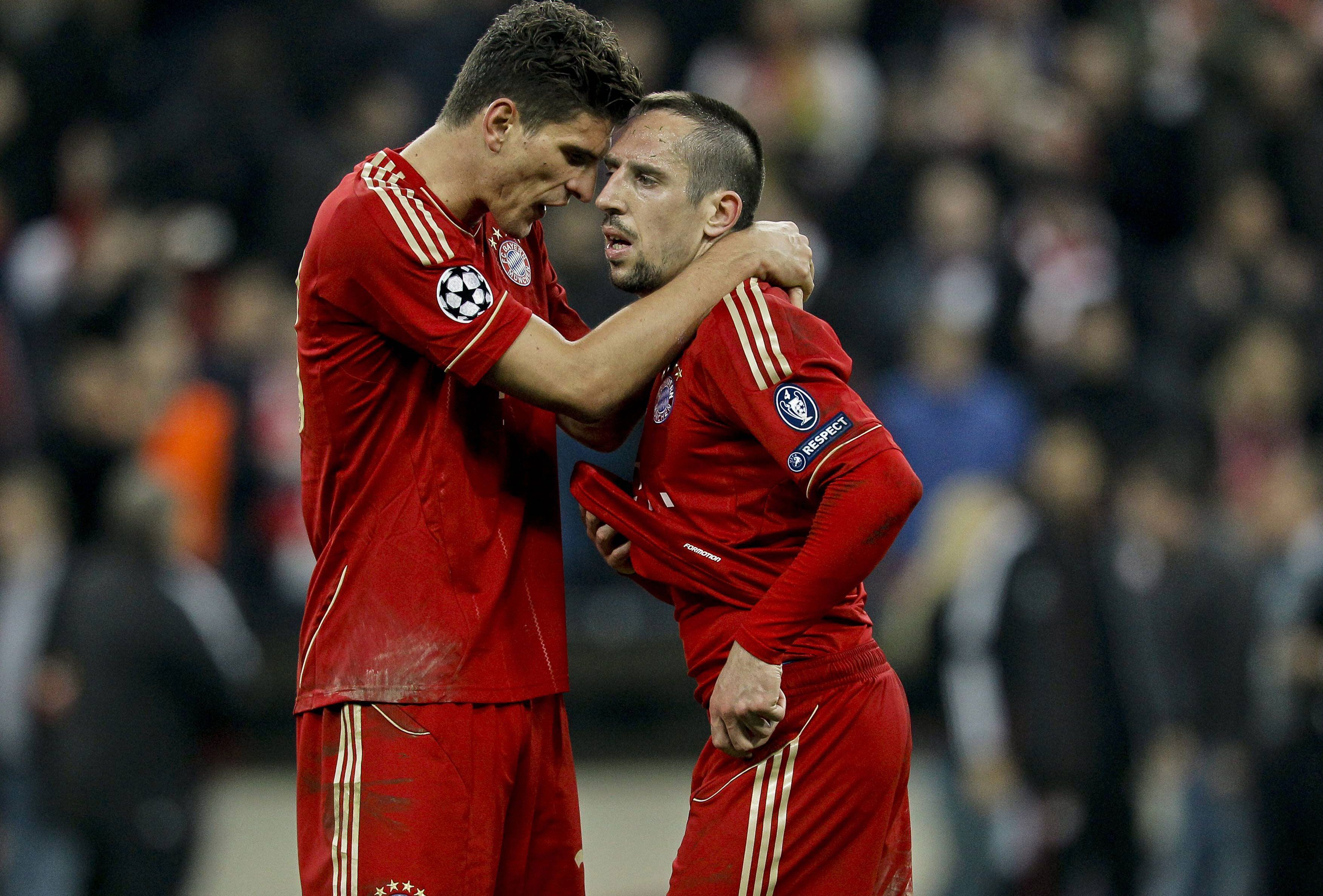 
                <strong>Die Zahlen und Fakten rund ums Stadion</strong><br>
                In den vergangenen zehn Jahren gab niemand mehr Torvorlagen als Franck Ribery. 52 Assists kamen vom Franzosen. Mario Gomez führt die Torschützenliste zum Jubiläum dagegen an. Mit 66 Toren verweist der Stürmer Arjen Robben mit drei Toren mehr auf den zweiten Platz.
              