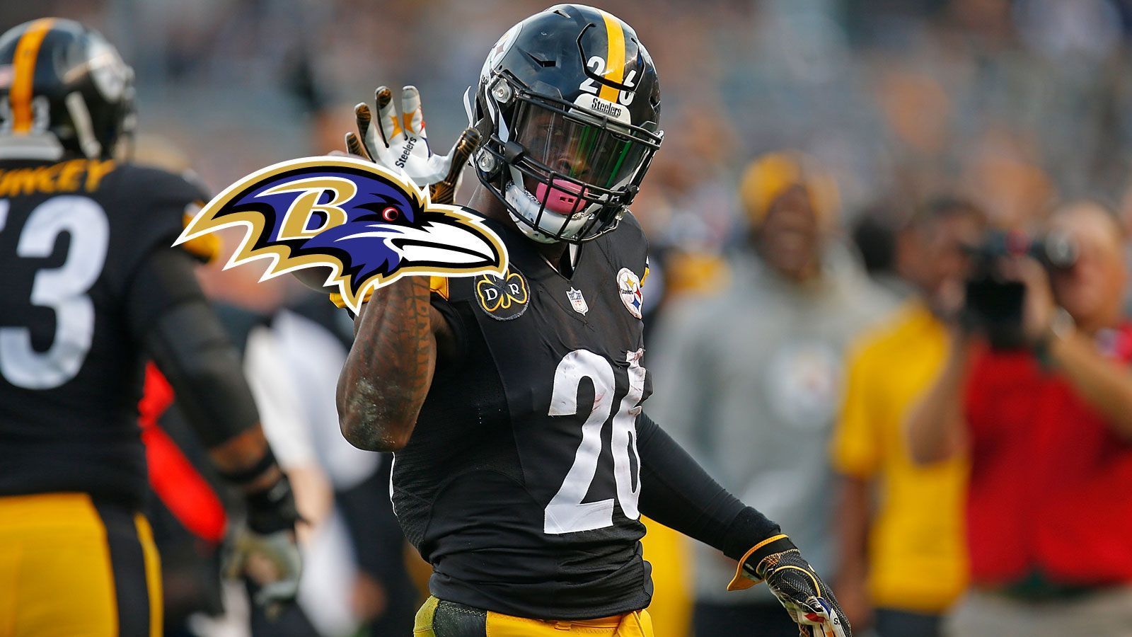 
                <strong>Bell zu den Baltimore Ravens?</strong><br>
                Beim Team aus Maryland laufen die Verträge der Running Backs Ty Montgomery, Javorius Allen und Alex Collins im März aus. Entsprechend besteht auf der Position Bedarf. Ein Offense-Tandem Bell mit Lamar Jackson würde wohl die Herzen vieler NFL-Fans höher schlagen lassen. Hinzu kommt, dass die Ravens Nägel mit Köpfen gemacht haben und die Zukunft mit Jon Harbaugh bestreiten - er unterzeichnete im Januar einen neuen Vierjahresvertrag.
              