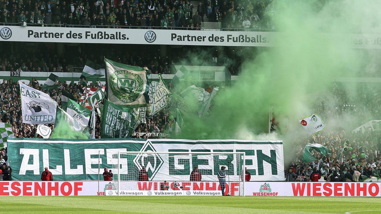
                <strong>Platz 7 - SV Werder Bremen</strong><br>
                Strafzahlung an den DFB in der Saison 2017/18: 90.000 Euro
              