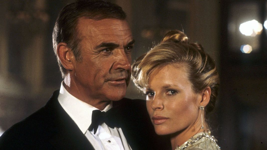 Sean Connery und Kim Basinger im "James Bond"-Film "Sag niemals nie" (1983).