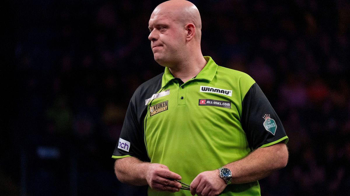 BetMGM Premier League Darts Michael van Gerwen during the BetMGM Premier League Darts Night 6 at the Motorpoint Arena, Nottingham, England, United Kingdom on 13 March 2025 Credit: Alex Young Every ...