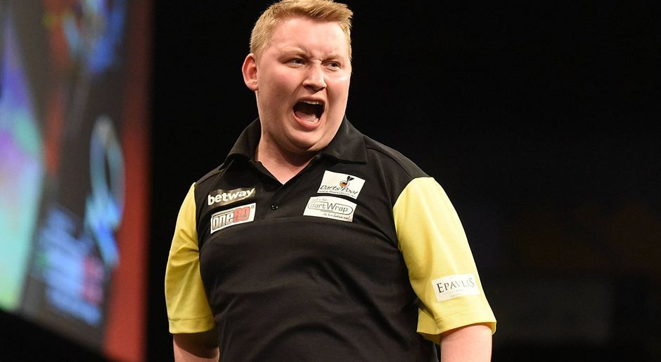 
                <strong>Martin Schindler</strong><br>
                Wie Hopp ist auch Schindler erst 21 Jahre alt. "The Wall" löste an der PDC Qualifying School Anfang des Jahres sein PDC-Tour-Ticket und startete gemeinsam mit Hopp beim World Cup of Darts, wo im Viertelfinale gegen die Niederlande allerdings Endstation war. 
              