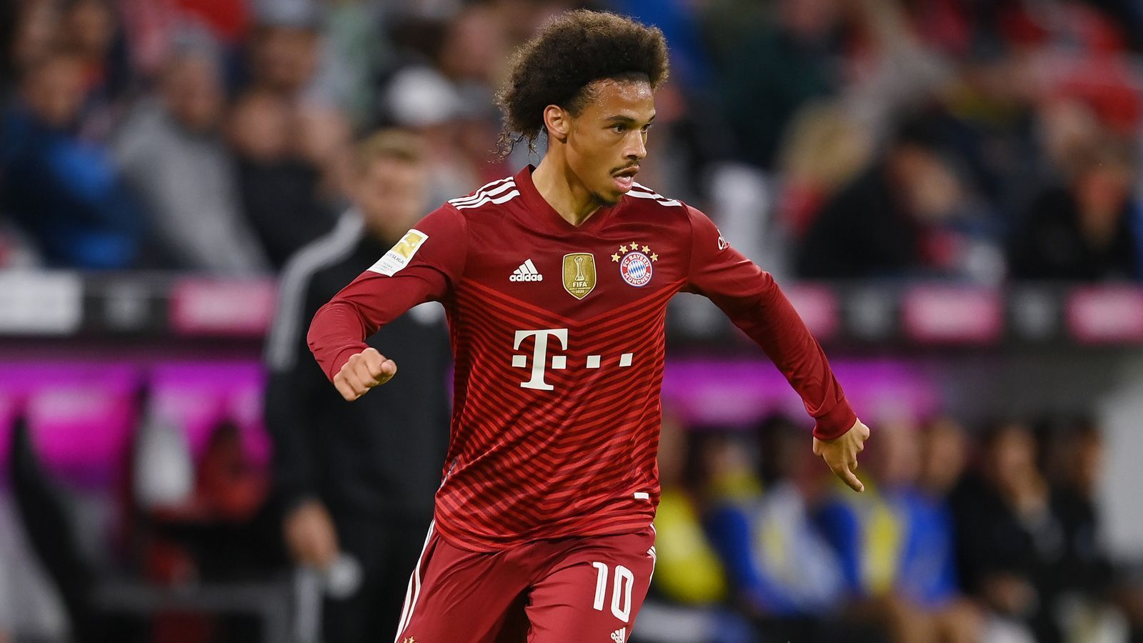 
                <strong>FC Bayern München (Deutschland)</strong><br>
                Spieler mit der Nummer 10: Leroy Sane - Trägt die Nummer seit: Sommer 2020 - Frühere Spieler des Vereins mit der Nummer 10 (Auswahl): Philippe Coutinho, Arjen Robben, Roy Makaay, Lothar Matthäus, 
              