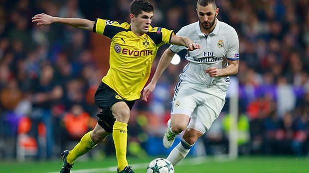 
                <strong>Offensives Mittelfeld: Christian Pulisic (Borussia Dortmund)</strong><br>
                Kaum zu glauben, dass Christian Pulisic erst 18 Jahre jung ist. Denn in der Bundesliga, in der er im Januar 2016 debütierte, ist er unter Thoma Tuchel zur Stammkraft auf dem rechten Flügel geworden. Jüngst glänzte er mit einem Tor und viel Offensivpower im Supercup.
              